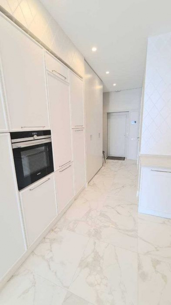 Long term rentals Flats and apartments 