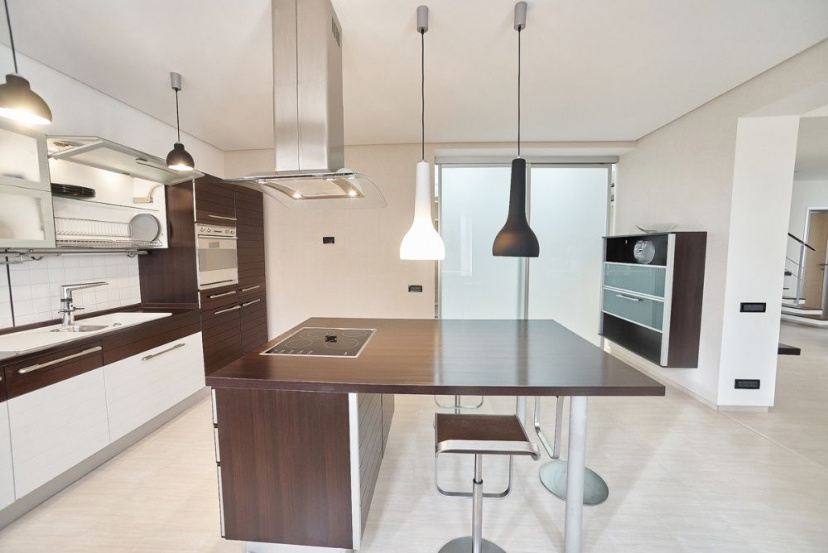 A10852 Long term rentals Flats and