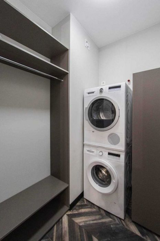 Street A10899 Long term rentals Flats