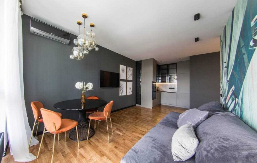 Spacious apartment on John McCain