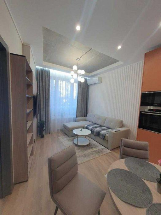Bright 1-room apartment in the