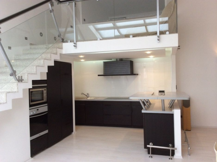 Superb apartment on Leo Tolstoy Square
