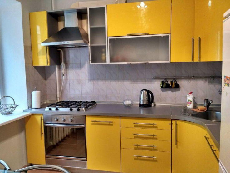 one-bedroom apartment on Tyutyunnik