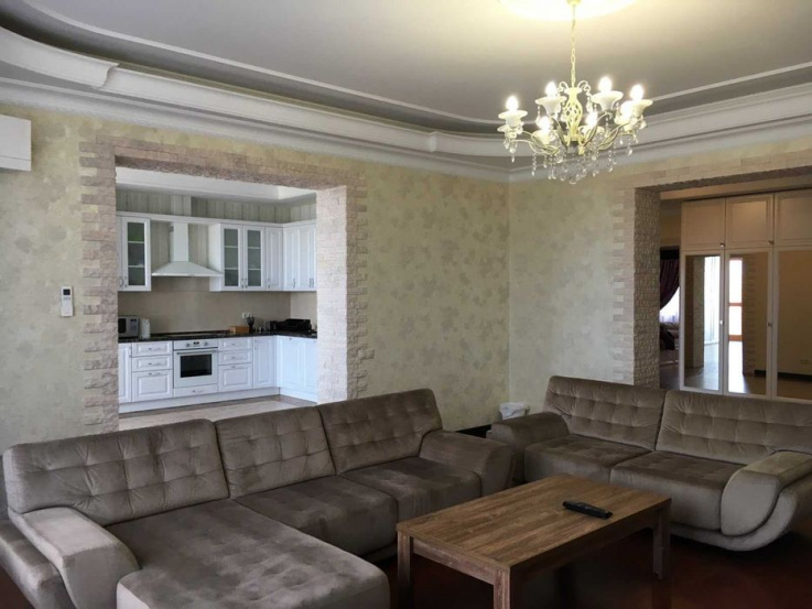 apartment on Obolonskaya embankment