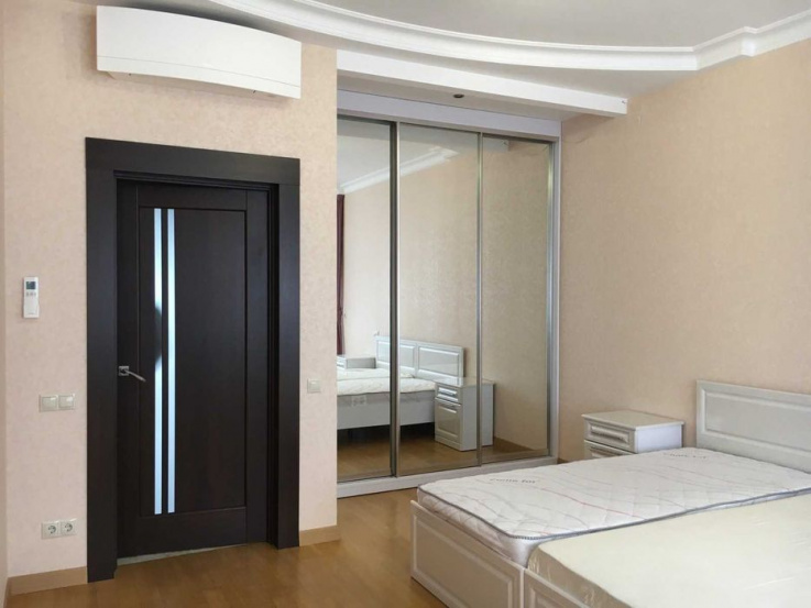 A10936 Long term rentals Flats and