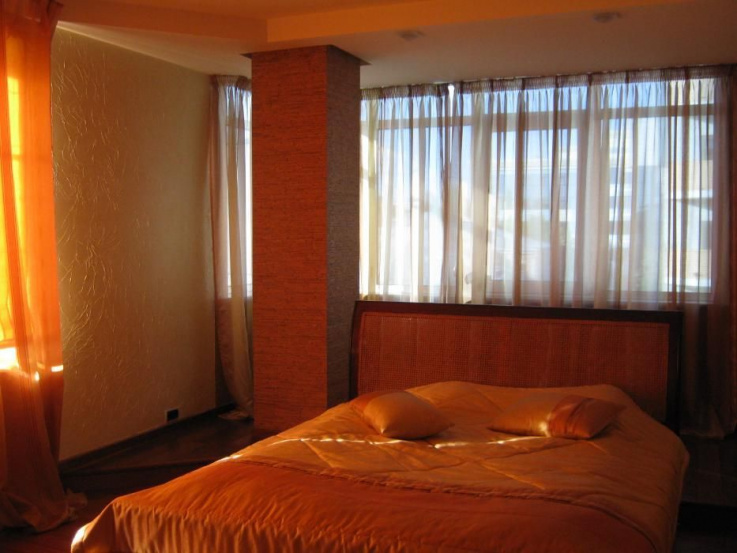 Large 2-level apartment on Lukyanovka