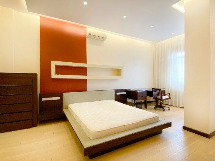 building A11057 Long term rentals Flats