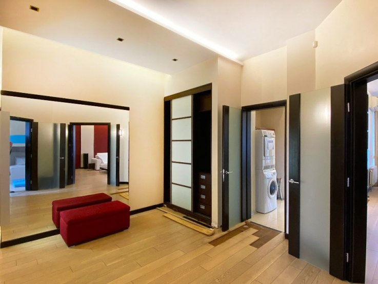 Long term rentals Flats and apartments