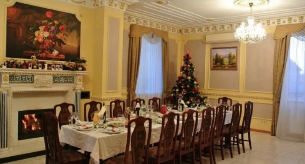 Gebäude Hotel zum Verkauf in Kiew -