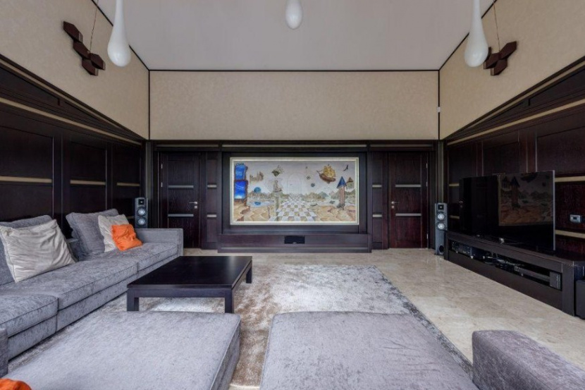 house with pool A42646 For Sale Houses