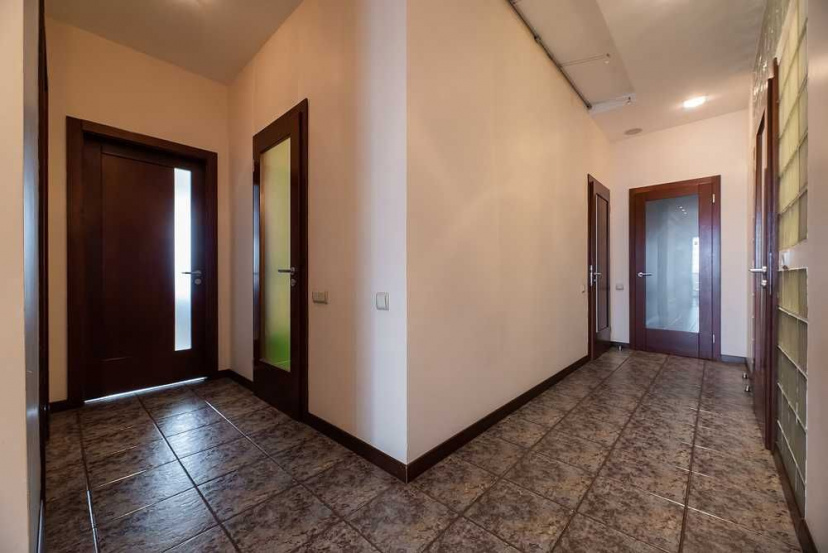 Dmitrievskaya, four-room apartment
