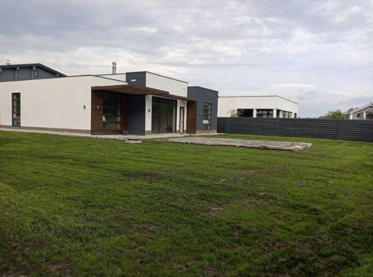 Verkauf Häuser und Villen Neues Haus