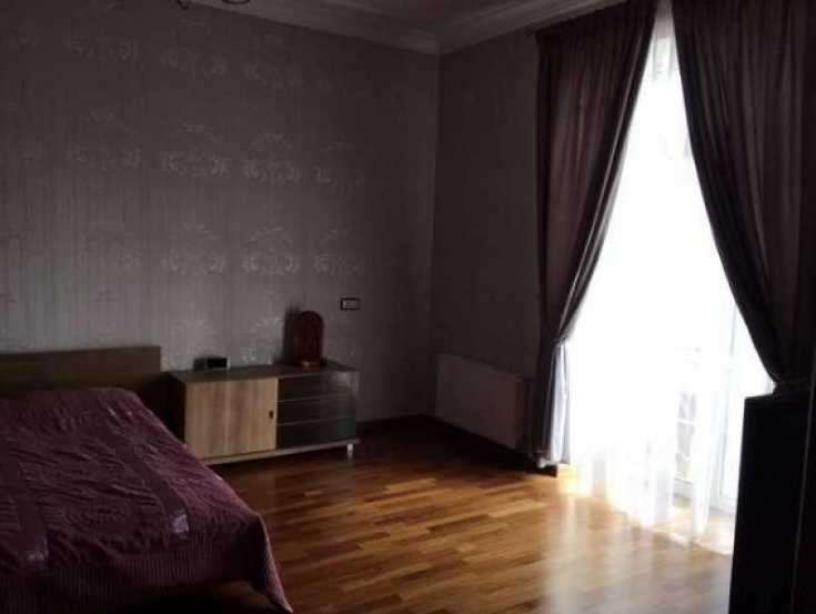 Haus im Dorf Lesniki bei Kiew A39975