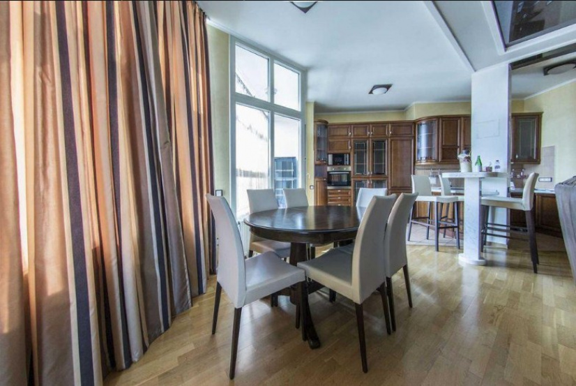 A14807 Long term rentals Flats and