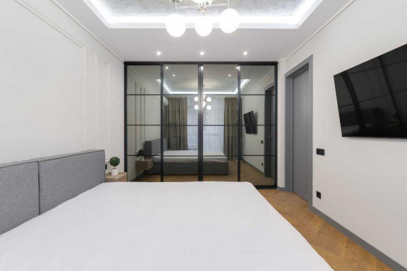 شقة فسيحة بتصميم حديث في مجمع سكني الحي