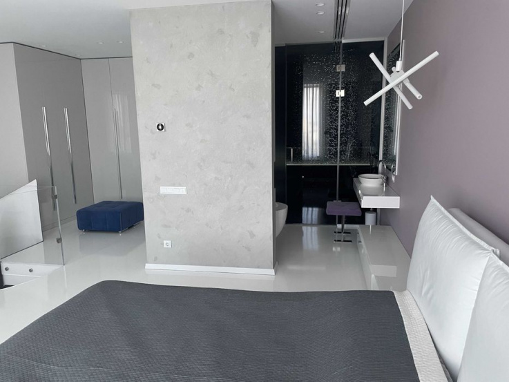 metro station A10749 Long term rentals