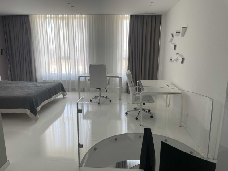 apartment near Lybidskaya metro station