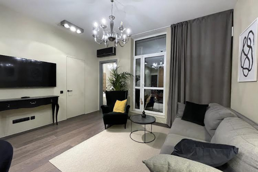 Apartment with beautiful sunsets in the