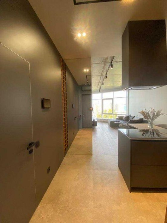 Bright 2-room apartment on Sich