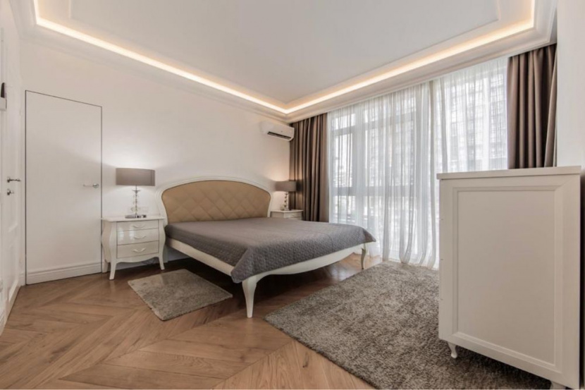 Long term rentals Flats and apartments