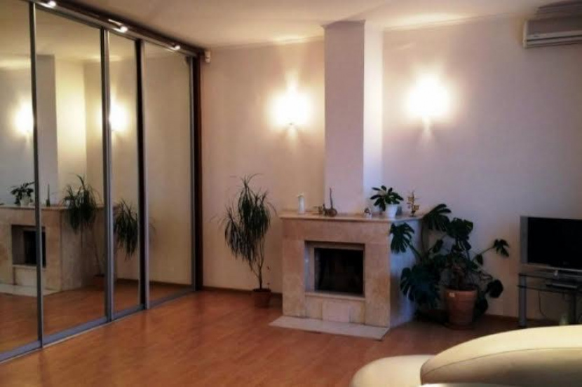 house in the center A37792 For Sale