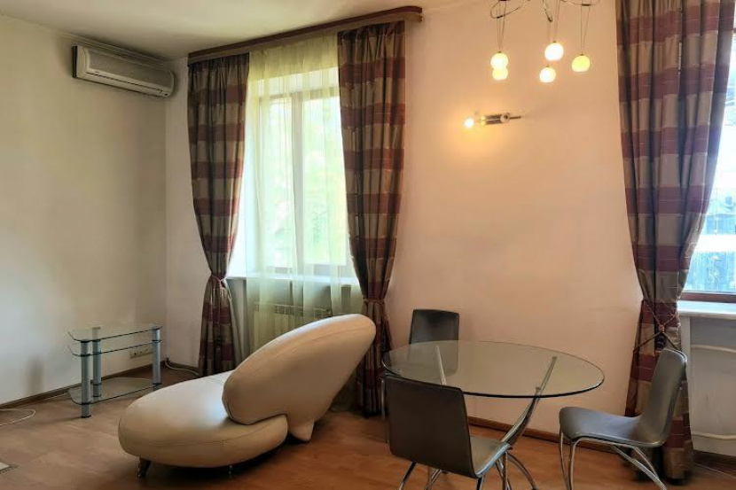 apartments Apartment in a warm house in