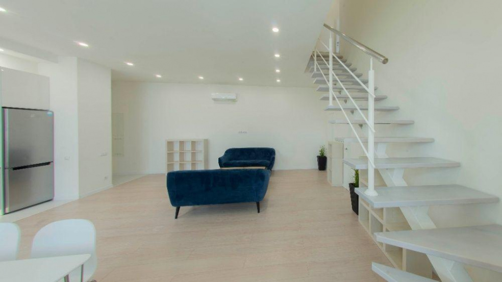 Neue helle Wohnung im Zentrum von Kiew