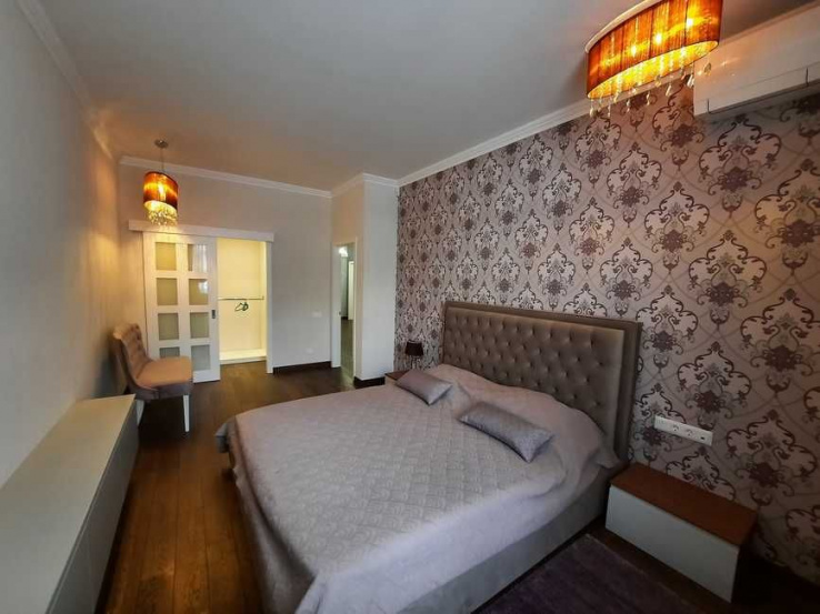 apartments Spacious 4-room apartment on