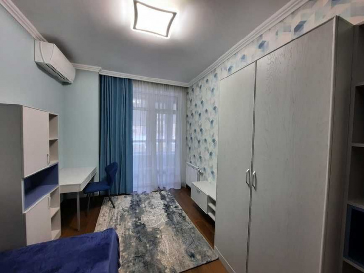A10729 Long term rentals Flats and