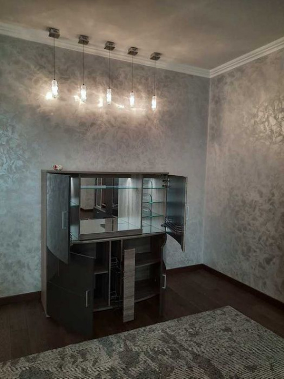 apartments Spacious 4-room apartment on