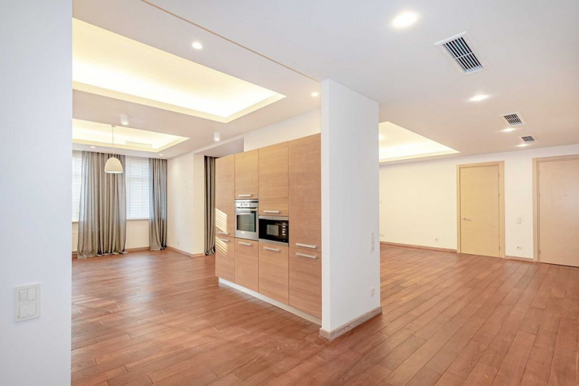 area A14481 Long term rentals Flats and