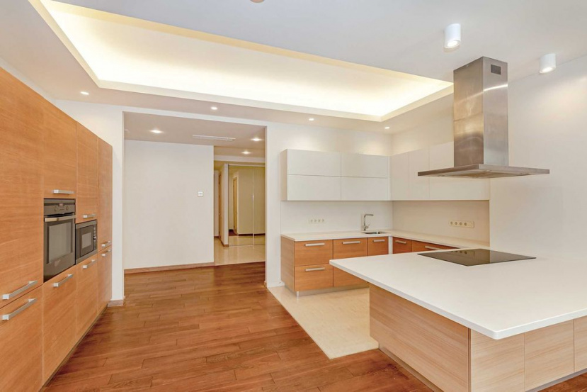 apartments Rent a five-room apartment