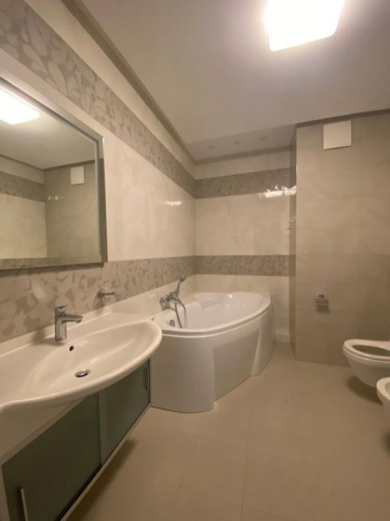 Long term rentals Flats and apartments 
