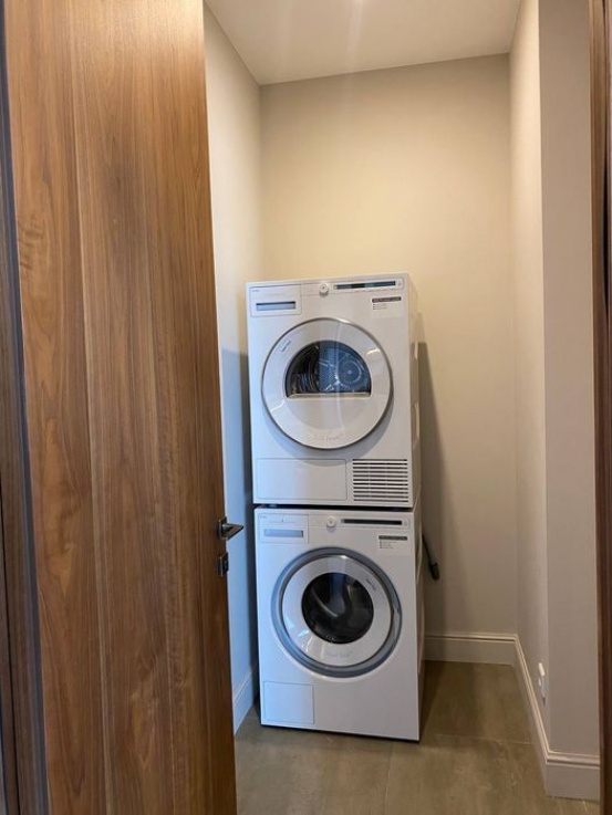 Long term rentals Flats and apartments 
