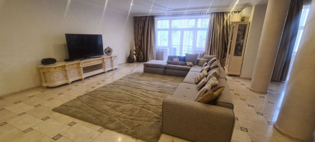 VIP renovation A10990 Long term rentals
