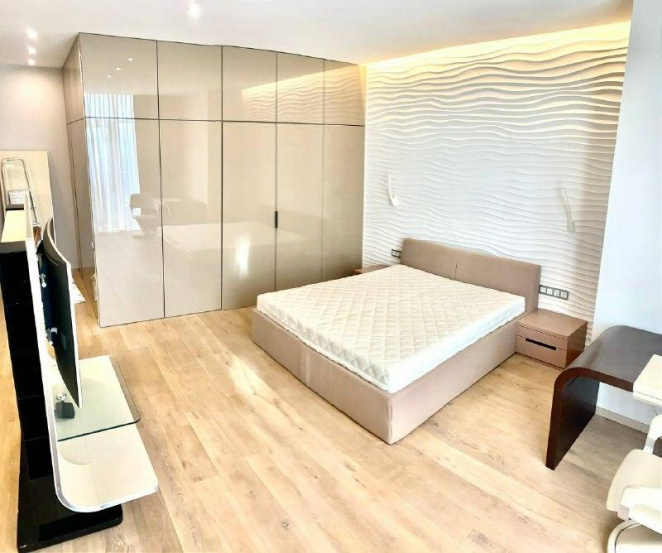 Boulevard. A47798 For Sale Flats and