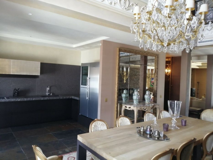 Long term rentals Flats and apartments