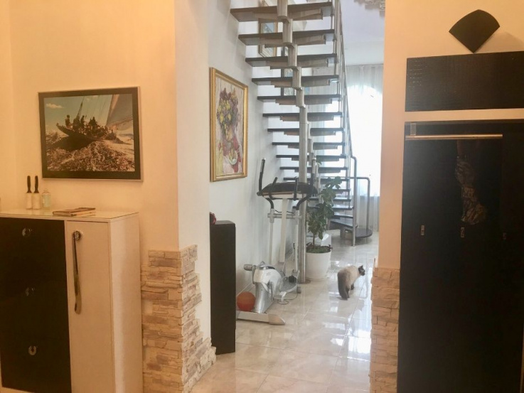 capital. A11024 Long term rentals Flats