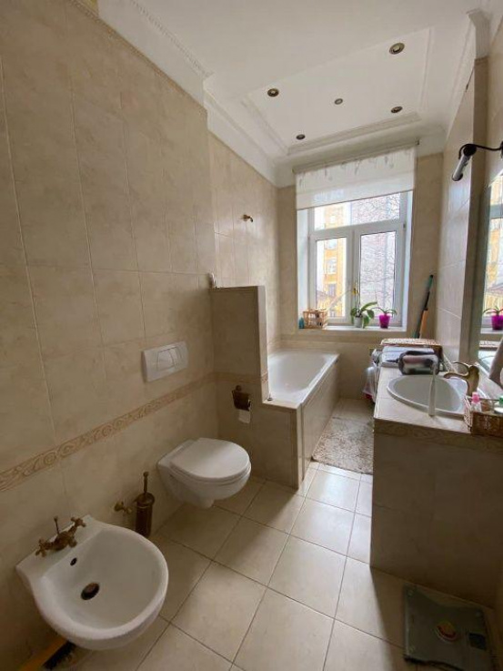center of Kiev A33416 For Sale Flats