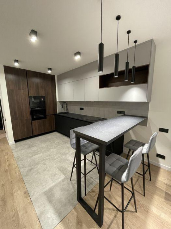 Bright 1-room apartment in the