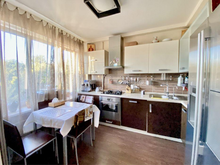 Sale Flats and apartments Cozy 3-room