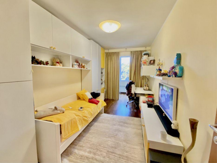 Sale Flats and apartments Cozy 3-room
