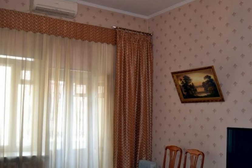 חדר במרכז קייב A36163 מְכִירָה דירות