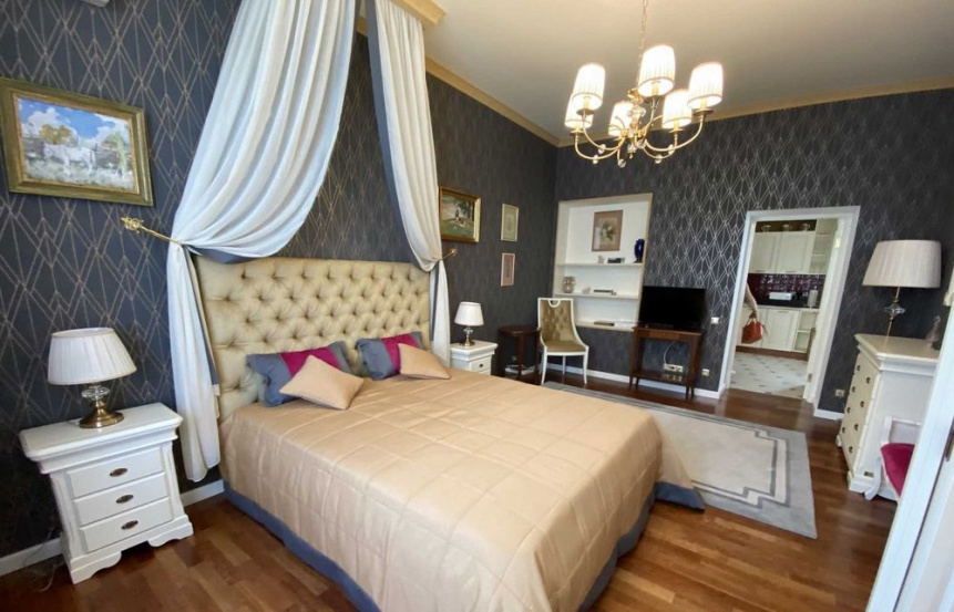 Stylish apartment in a passage in the