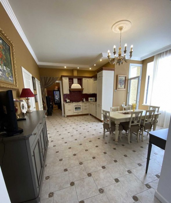 Long term rentals Flats and apartments
