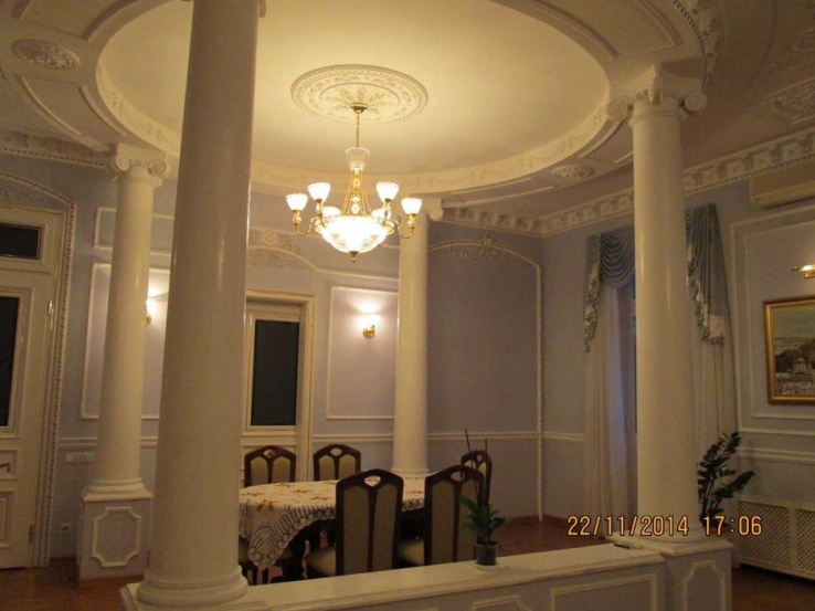 5-room apartment near Khreschatyk metro