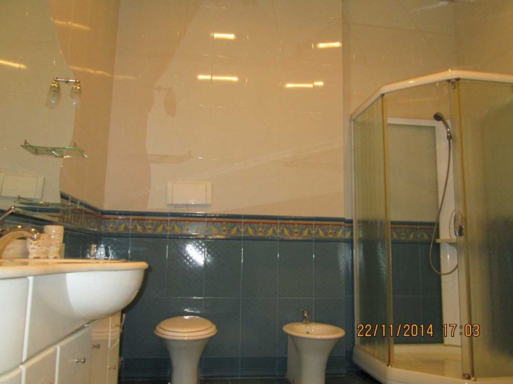5-room apartment near Khreschatyk metro