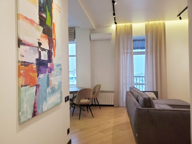 A10953 Long term rentals Flats and
