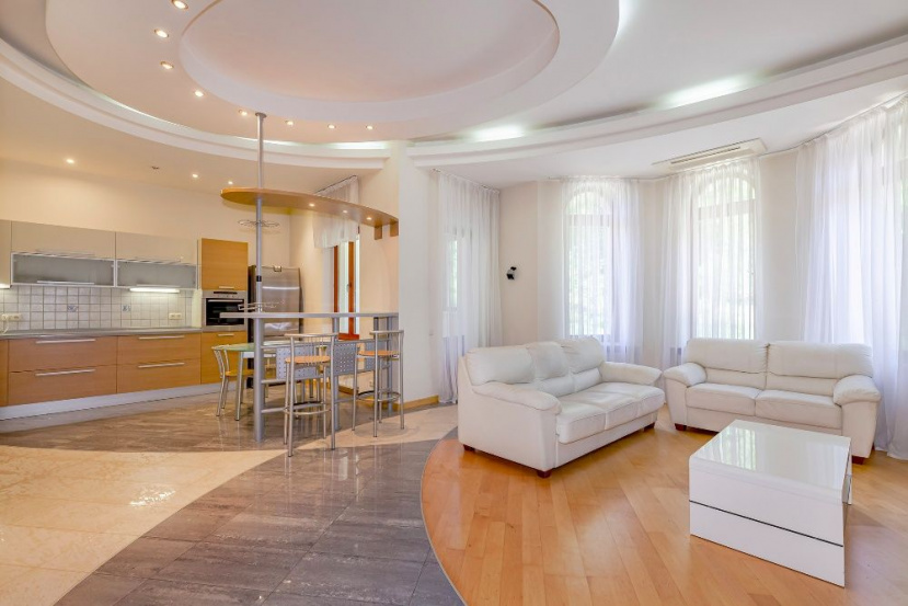 Podil A10941 Long term rentals Flats